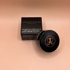 Anastasia Beverly Hills - Black Longwear Waterproof Crème Color